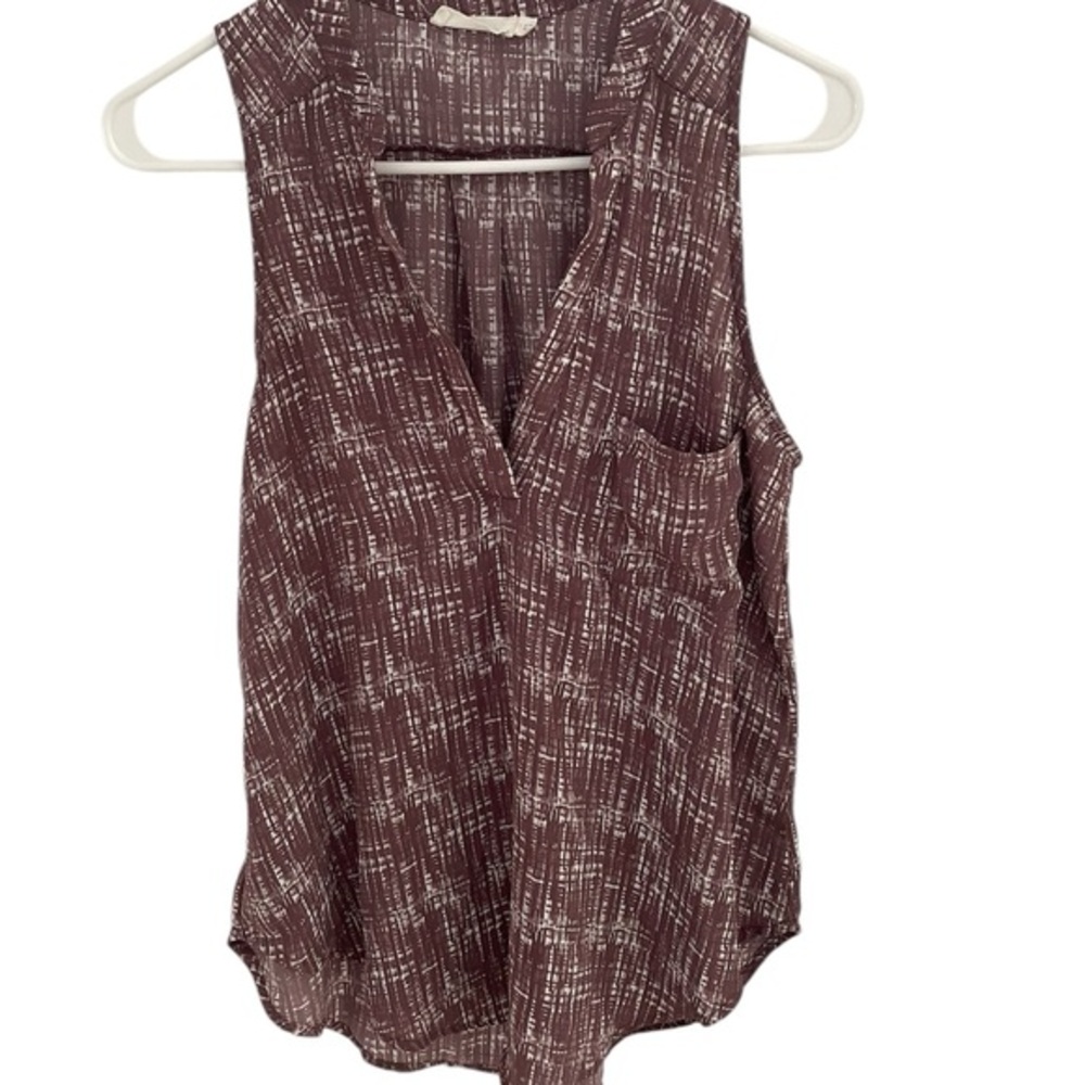 Lush Sleeveless V-Neck Abstract Print Blouse Plum Burgundy White Grid Top